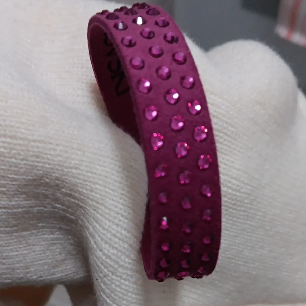 Swarovski Magenta Vibrant Crystal Cuff-like Single Wrap Bracelet Unworn 7
